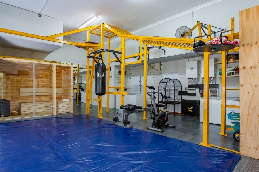 5 Bedroom Property for Sale in Winelands Western Cape